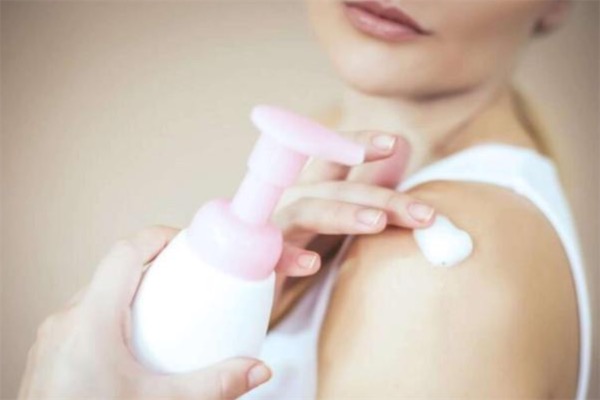 身体乳可以全身涂抹吗？